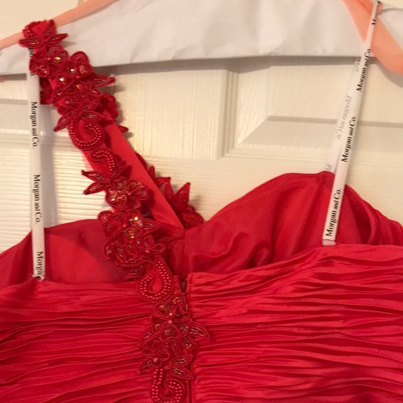 Beautiful Pink Morgan and Co. Gown. - Picture 5 of 5